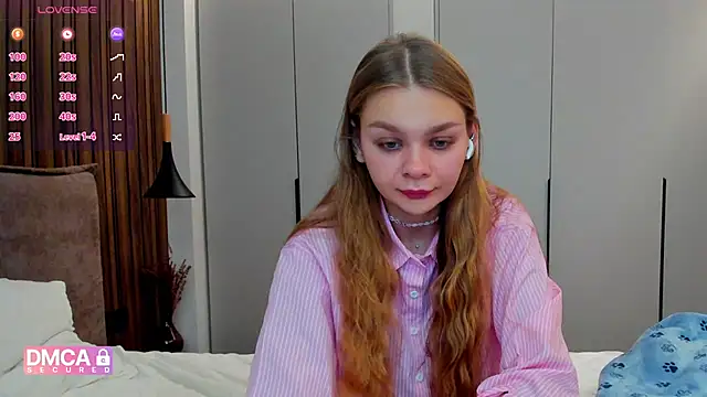 Molly sweetie online show from 11-13-25, 07:29