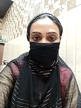 Snapshot of Yours-Bebo chatting on 01-12-25, 10:34 Yours-Bebo online show from 01-12-25, 10:34