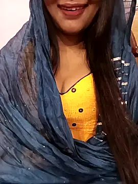 Snapshot of Yours-Bebo chatting on 01-26-25, 11:50 Yours-Bebo online show from 01-26-25, 11:50