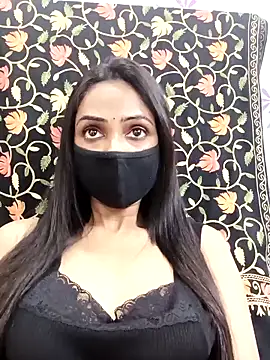 Snapshot of Yours-Bebo chatting on 03-05-25, 04:57 Yours-Bebo online show from 03-05-25, 04:57