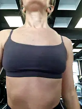 Snapshot of Miss____Mia_ chatting on 02-12-25, 11:51 Miss Mia online show from 02-12-25, 11:51