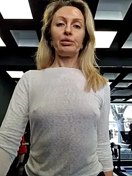 Snapshot of Miss____Mia_ chatting on 02-23-25, 11:33 Miss Mia online show from 02-23-25, 11:33