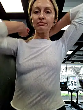 Snapshot of Miss____Mia_ chatting on 03-18-25, 12:14 Miss Mia online show from 03-18-25, 12:14