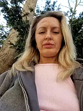 Snapshot of Miss____Mia_ chatting on 03-21-25, 11:12 Miss Mia online show from 03-21-25, 11:12