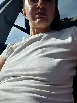 Snapshot of Miss____Mia_ chatting on 09-17-25, 11:01 Miss Mia online show from 09-17-25, 11:01