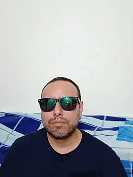 Snapshot of ElSunEagle chatting on 06-22-26, 02:35 ElSunEagle online show from 06-22-26, 02:35