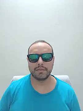 Snapshot of ElSunEagle chatting on 06-27-26, 02:38 ElSunEagle online show from 06-27-26, 02:38