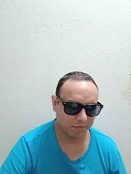 Snapshot of ElSunEagle chatting on 06-28-26, 02:39 ElSunEagle online show from 06-28-26, 02:39