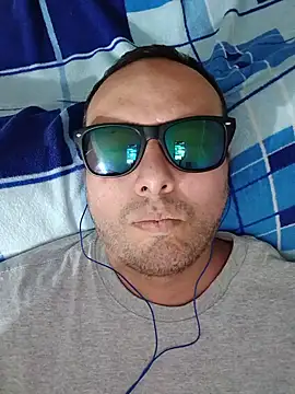 Snapshot of ElSunEagle chatting on 07-02-26, 03:17 ElSunEagle online show from 07-02-26, 03:17