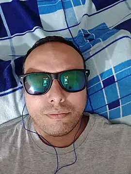 Snapshot of ElSunEagle chatting on 07-02-26, 03:23 ElSunEagle online show from 07-02-26, 03:23