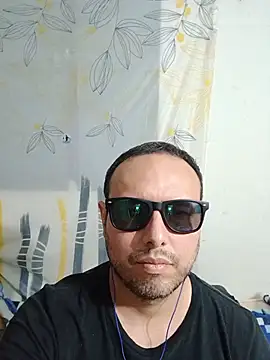 Snapshot of ElSunEagle chatting on 07-08-26, 01:21 ElSunEagle online show from 07-08-26, 01:21
