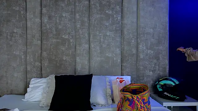 GiselOrtiz online show from 11-14-25, 10:14