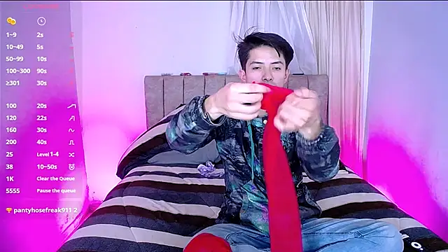 Snapshot of Pinkandyellowpokemon chatting on 02-02-25, 04:48 Pinkandyellowpokemon online show from 02-02-25, 04:48