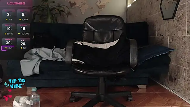 Snapshot of rogert_xx chatting on 02-08-25, 04:25 rogert xx online show from 02-08-25, 04:25