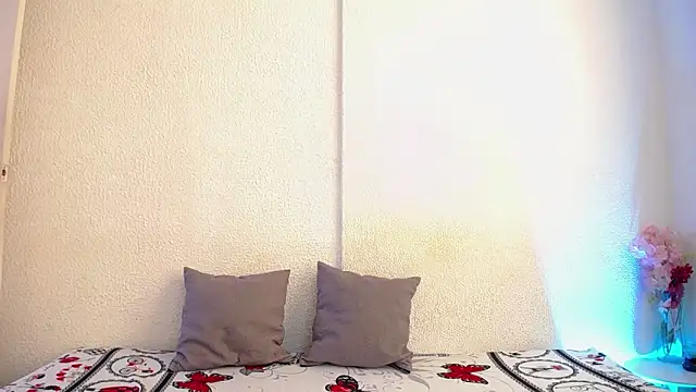 Snapshot of _joanne_and_oliver_ chatting on 09-12-25, 04:51  joanne and oliver  online show from 09-12-25, 04:51