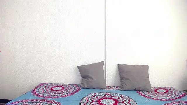 Snapshot of _joanne_and_oliver_ chatting on 09-20-25, 04:41  joanne and oliver  online show from 09-20-25, 04:41