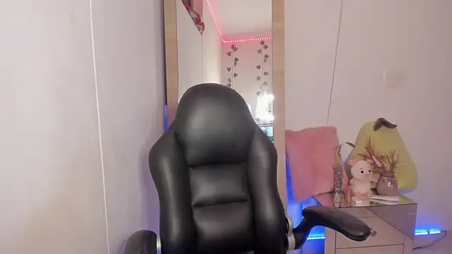 Snapshot of hellensexy chatting on 01-12-25, 12:18 hellensexy online show from 01-12-25, 12:18