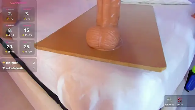 megan woll online show from 03-01-25, 08:53