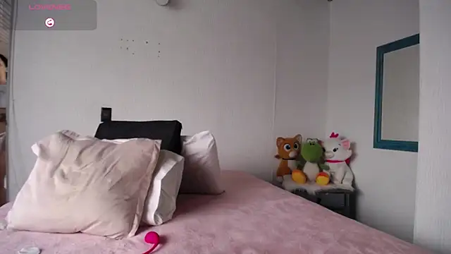 Snapshot of _Lalaa chatting on 10-09-25, 09:02 Lalaa online show from 10-09-25, 09:02