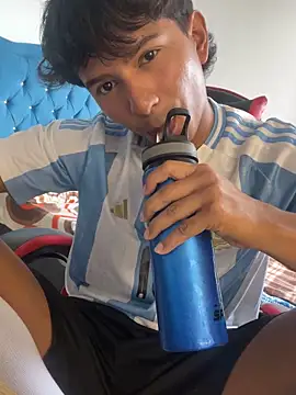 Leonarrrd 01 online show from 11-25-25, 09:04