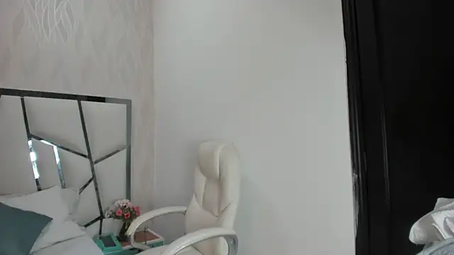  aurora18  online show from 02-05-26, 03:11