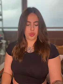 ValerieHilton online show from 02-04-25, 10:13