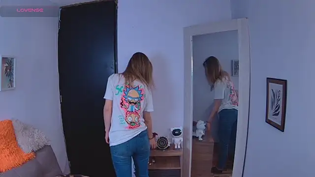 Lucy Princes online show from 03-20-25, 05:02