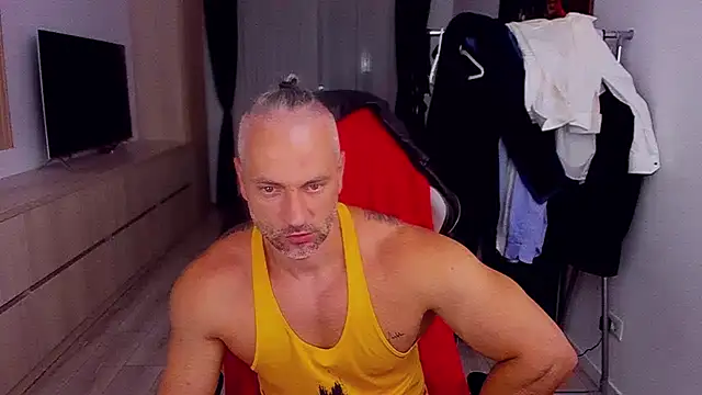 Snapshot of MarisMuscle chatting on 07-16-26, 07:03 MarisMuscle online show from 07-16-26, 07:03