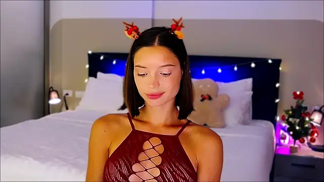 Snapshot of wow_Mia chatting on 12-22-24, 02:17 wow Mia online show from 12-22-24, 02:17