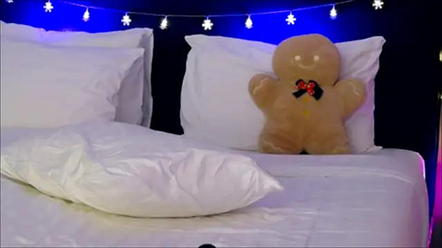 Snapshot of wow_Mia chatting on 12-25-24, 04:44 wow Mia online show from 12-25-24, 04:44