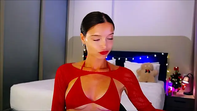 Snapshot of wow_Mia chatting on 12-30-24, 11:15 wow Mia online show from 12-30-24, 11:15