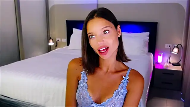 Snapshot of wow_Mia chatting on 02-14-25, 02:18 wow Mia online show from 02-14-25, 02:18