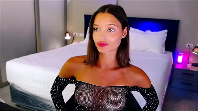 Snapshot of wow_Mia chatting on 02-21-25, 08:18 wow Mia online show from 02-21-25, 08:18