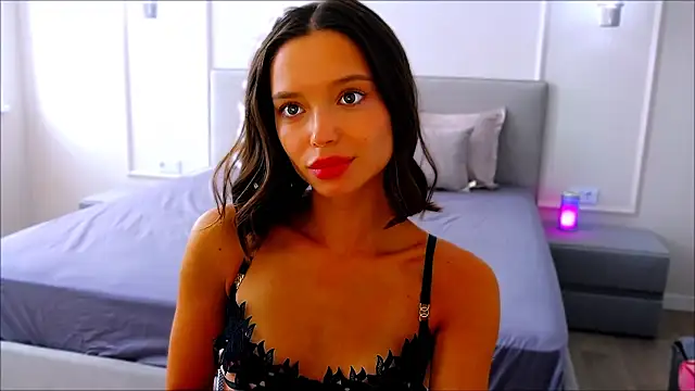 Snapshot of wow_Mia chatting on 03-22-25, 06:00 wow Mia online show from 03-22-25, 06:00