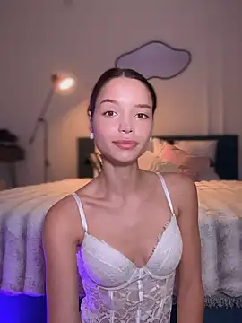 Snapshot of wow_Mia chatting on 10-28-25, 11:36 wow Mia online show from 10-28-25, 11:36