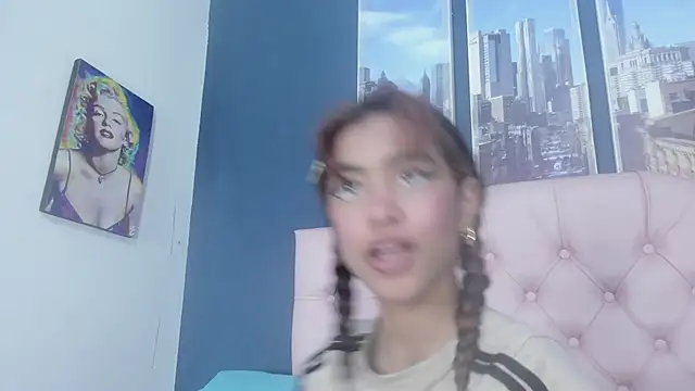 Snapshot of Applehot_LRR chatting on 09-10-25, 01:11 Applehot LRR online show from 09-10-25, 01:11