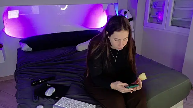 Coco fr online show from 03-11-26, 08:31