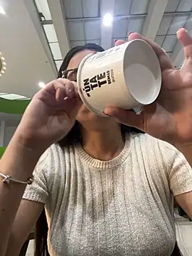 CamilaSofiia online show from 01-05-26, 10:35