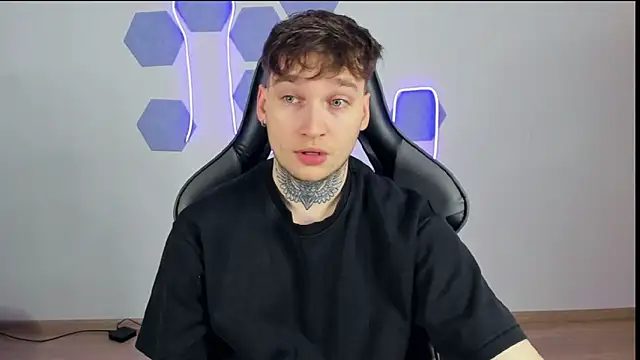 Chris Tyson online show from 12-23-24, 01:51