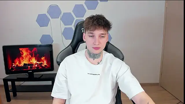 Chris Tyson online show from 01-04-25, 05:37