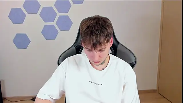 Chris Tyson online show from 01-06-25, 05:49