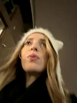 LoraaDoll online show from 11-21-25, 03:00