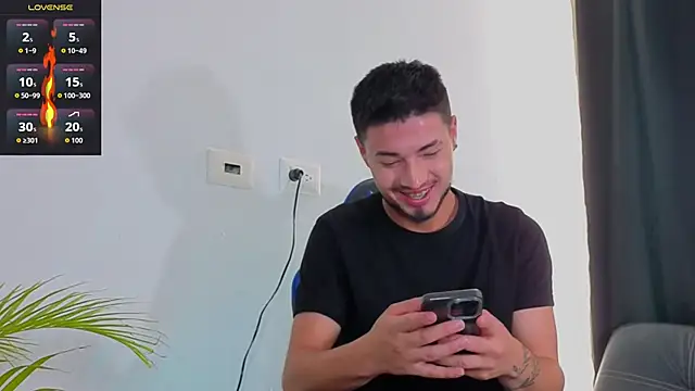 EdwardRoss  online show from 11-25-25, 04:18