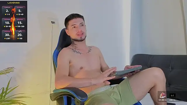 EdwardRoss  online show from 04-21-26, 09:28