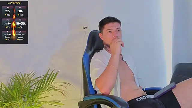 EdwardRoss  online show from 04-23-26, 08:44