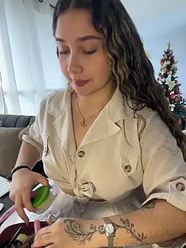 Cherryyquen online show from 12-04-25, 04:27