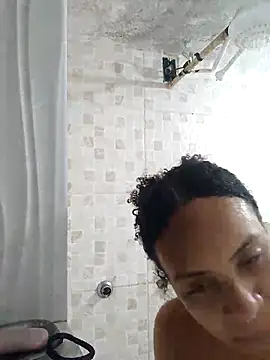 Julia Pretinha online show from 09-10-25, 01:38