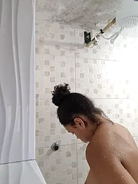 Julia Pretinha online show from 10-31-25, 01:28