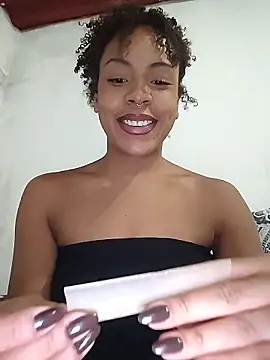 Julia Pretinha online show from 05-10-26, 01:00