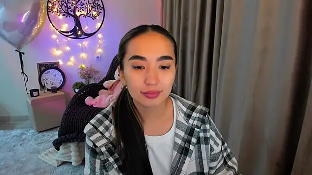 worldofkim online show from 04-08-26, 03:56